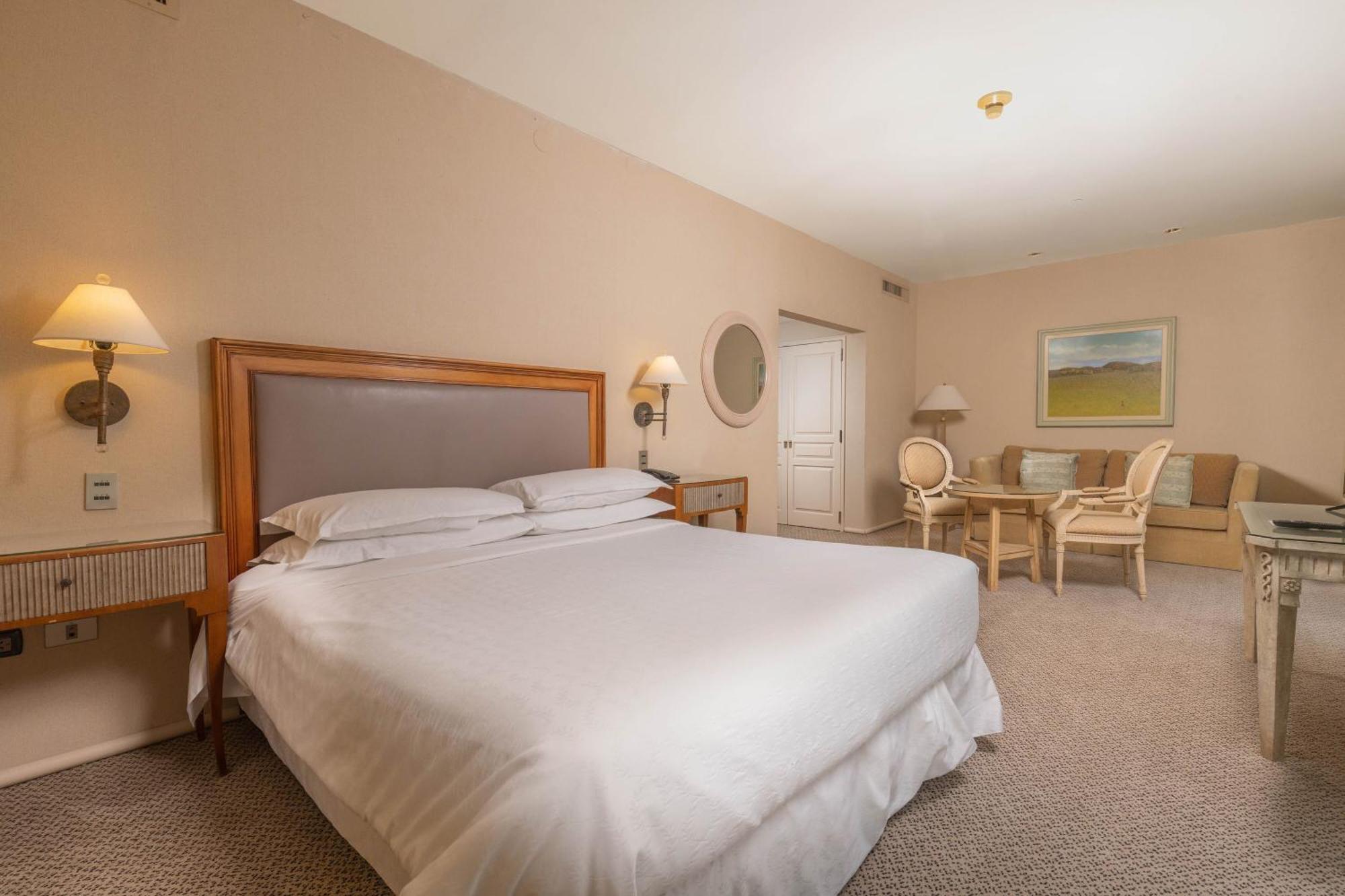 Sheraton Mar Del Plata Hotel Exterior foto A room at the hotel