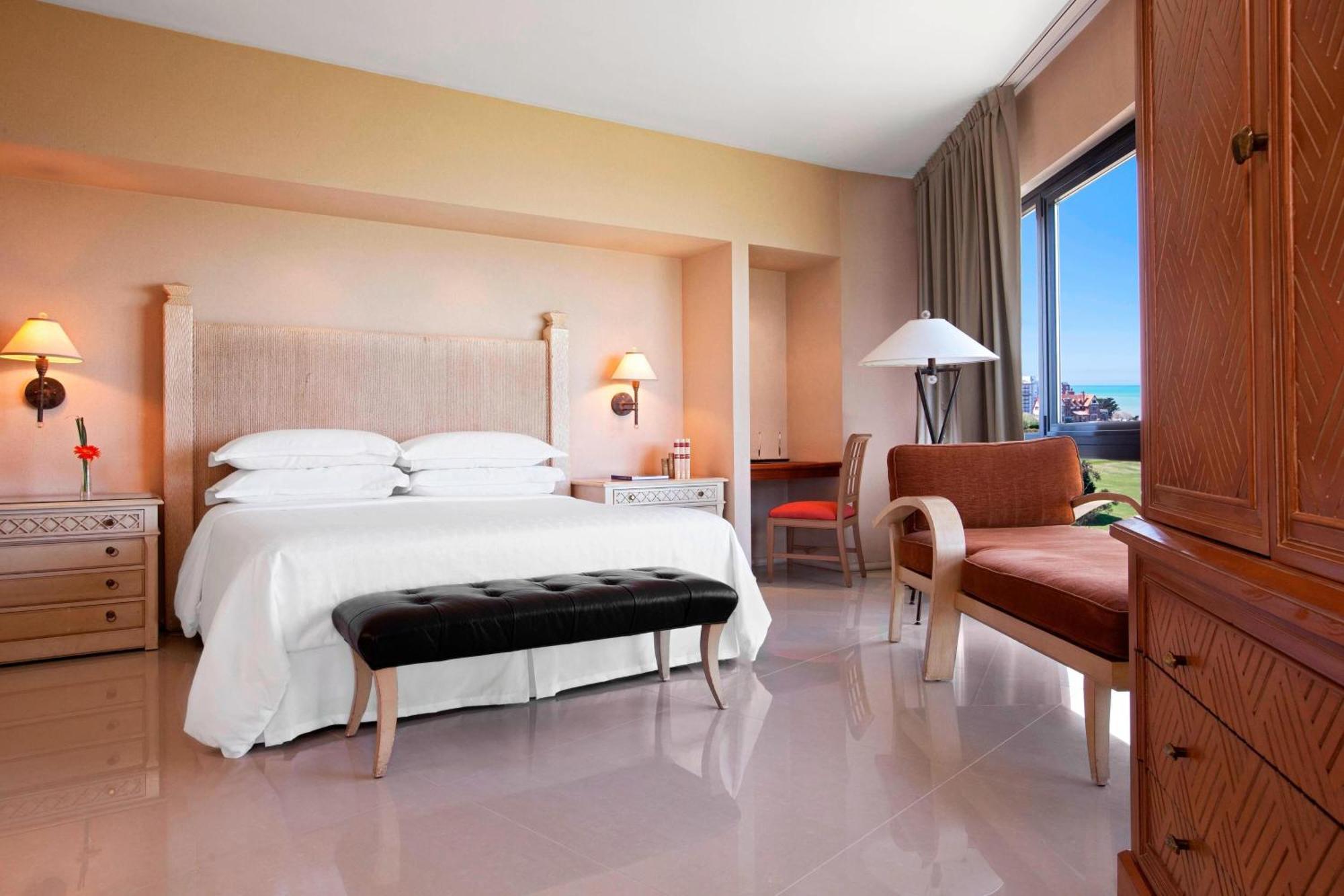 Sheraton Mar Del Plata Hotel Exterior foto A room at the hotel