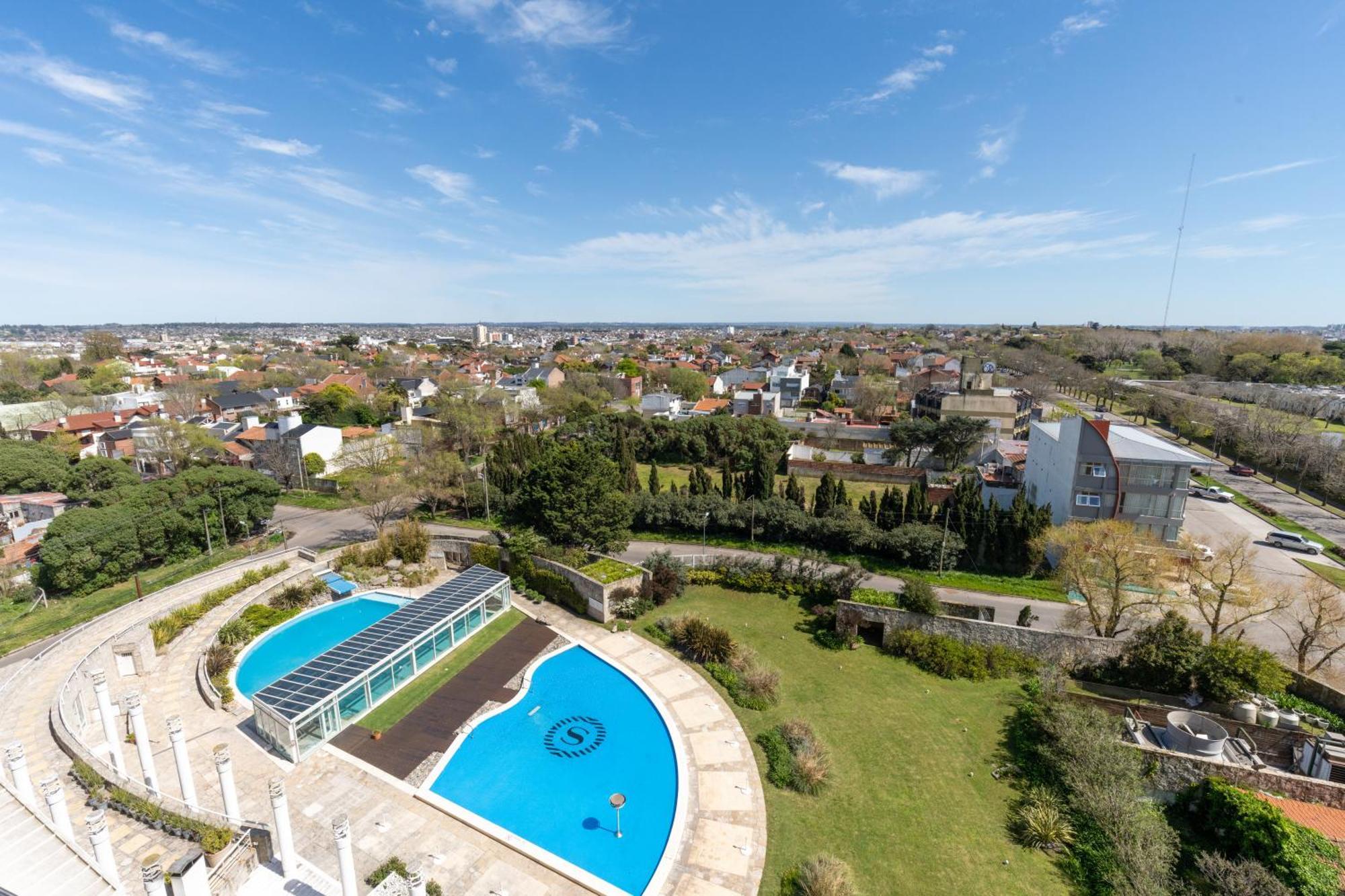 Sheraton Mar Del Plata Hotel Exterior foto Aerial view of the swimming pool